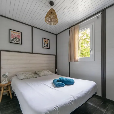 مكان تخييم Le Mont Libre - & Espace Nature -