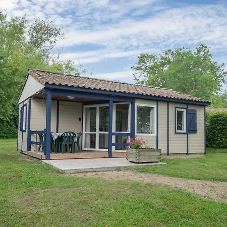 مكان تخييم Le Mont Libre - & Espace Nature - *